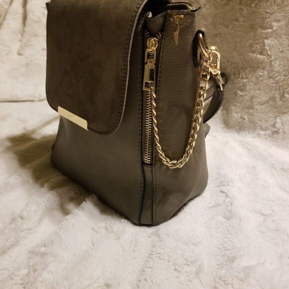 Call it Spring Tote Backpack Purse Gold Chain Olive Green - Picture 3 of 12